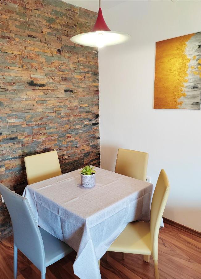 Апартаменты Soncni Apartma Анкаран Экстерьер фото